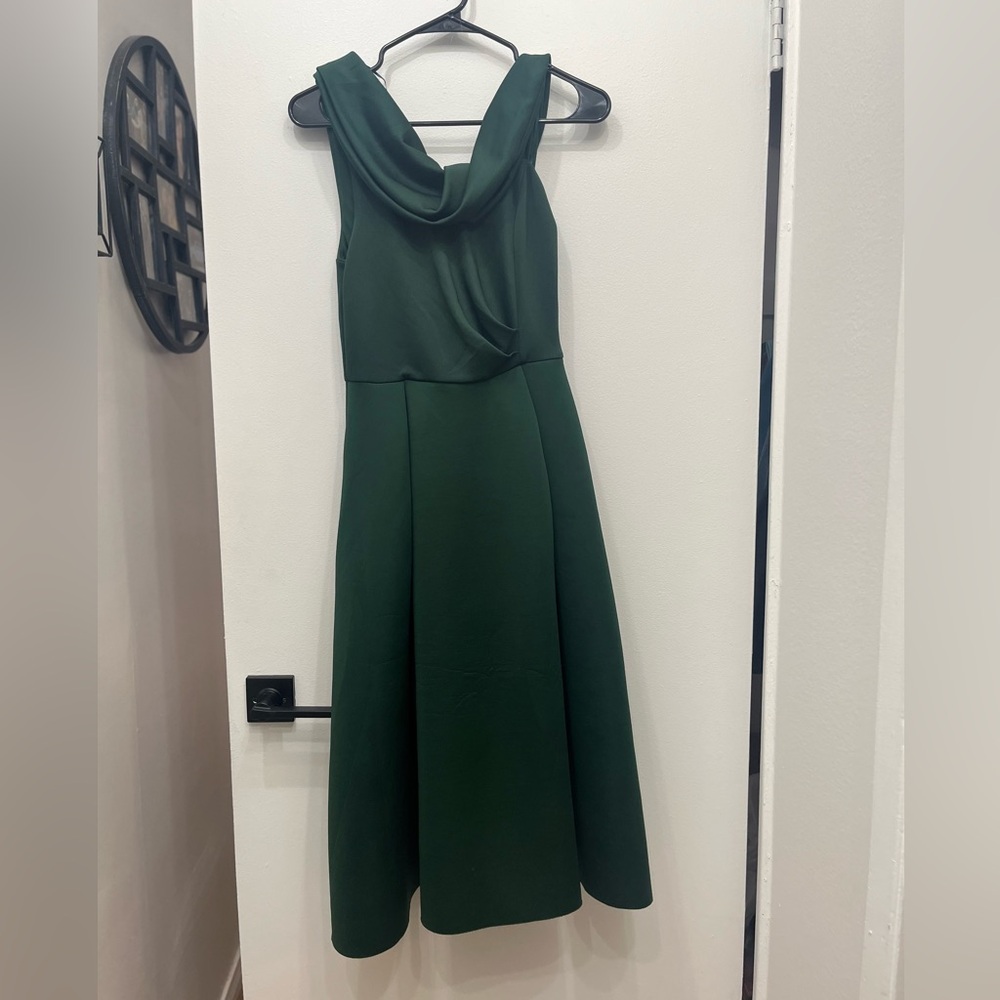 NWT ASOS Elegant Green Fit-and-Flare One-Shoulder Dress Sz 4 - Picture 2 of 4